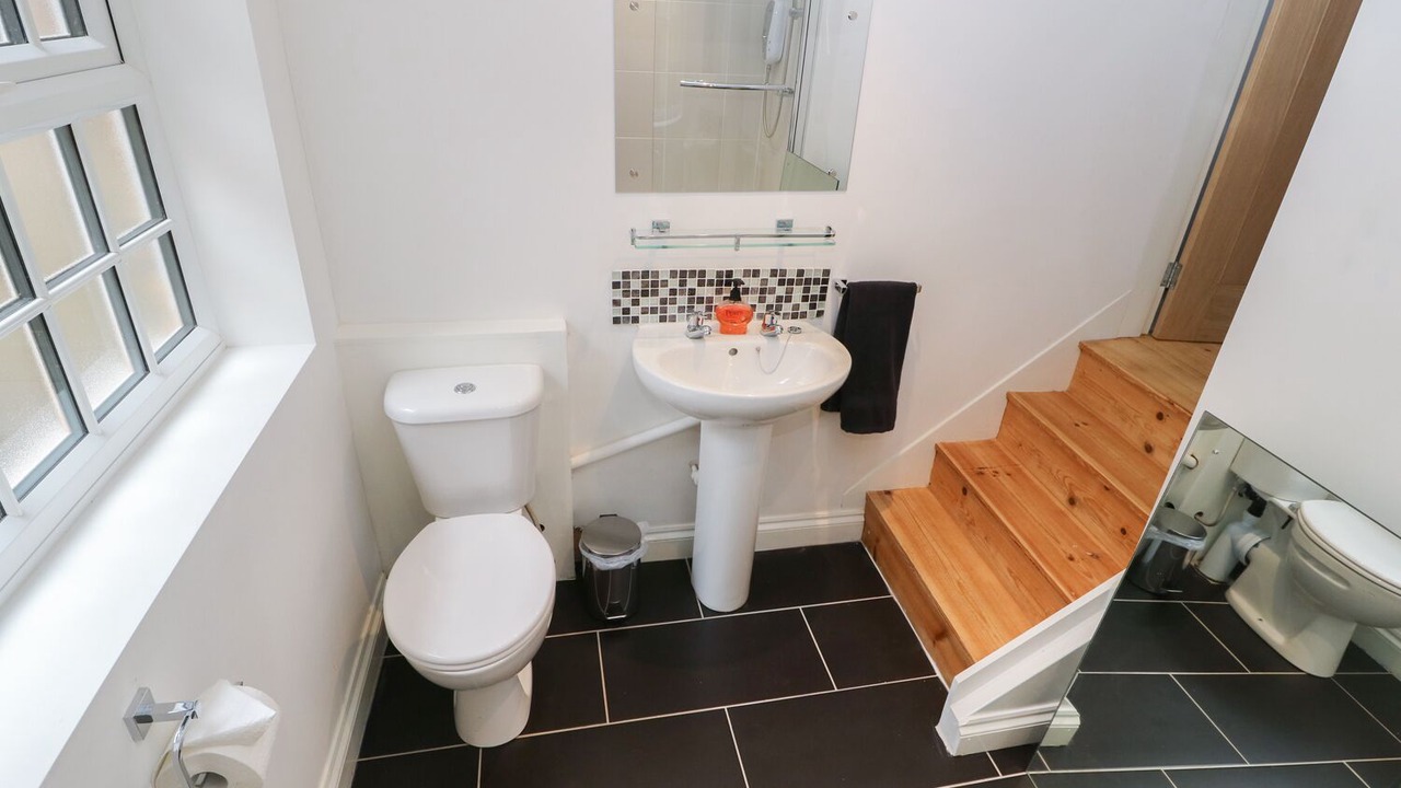 Photo of Others in Holestone Moor