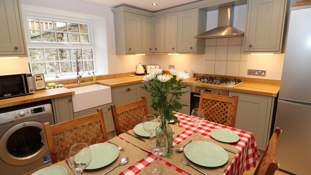 Photo of Others in Holestone Moor