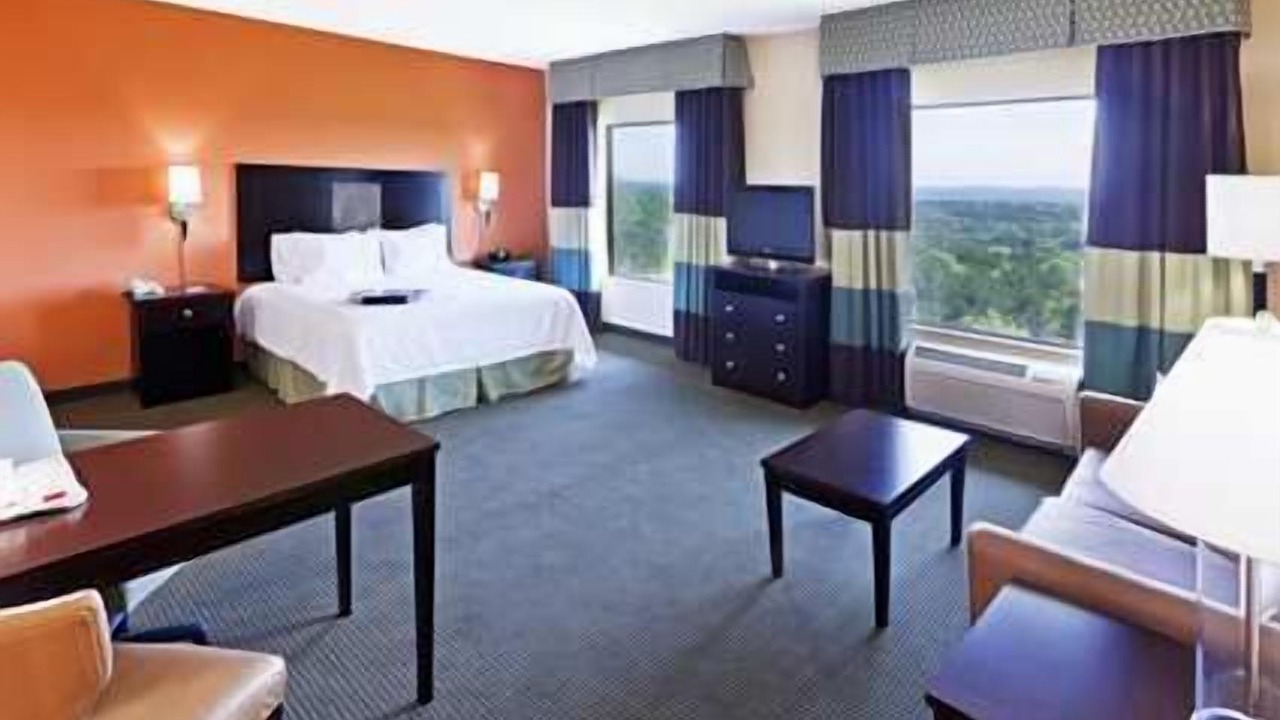 Photo of Bedroom in Lakeway