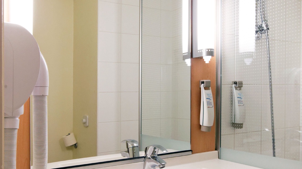 Photo of Bathroom in Mouilleron-le-Captif