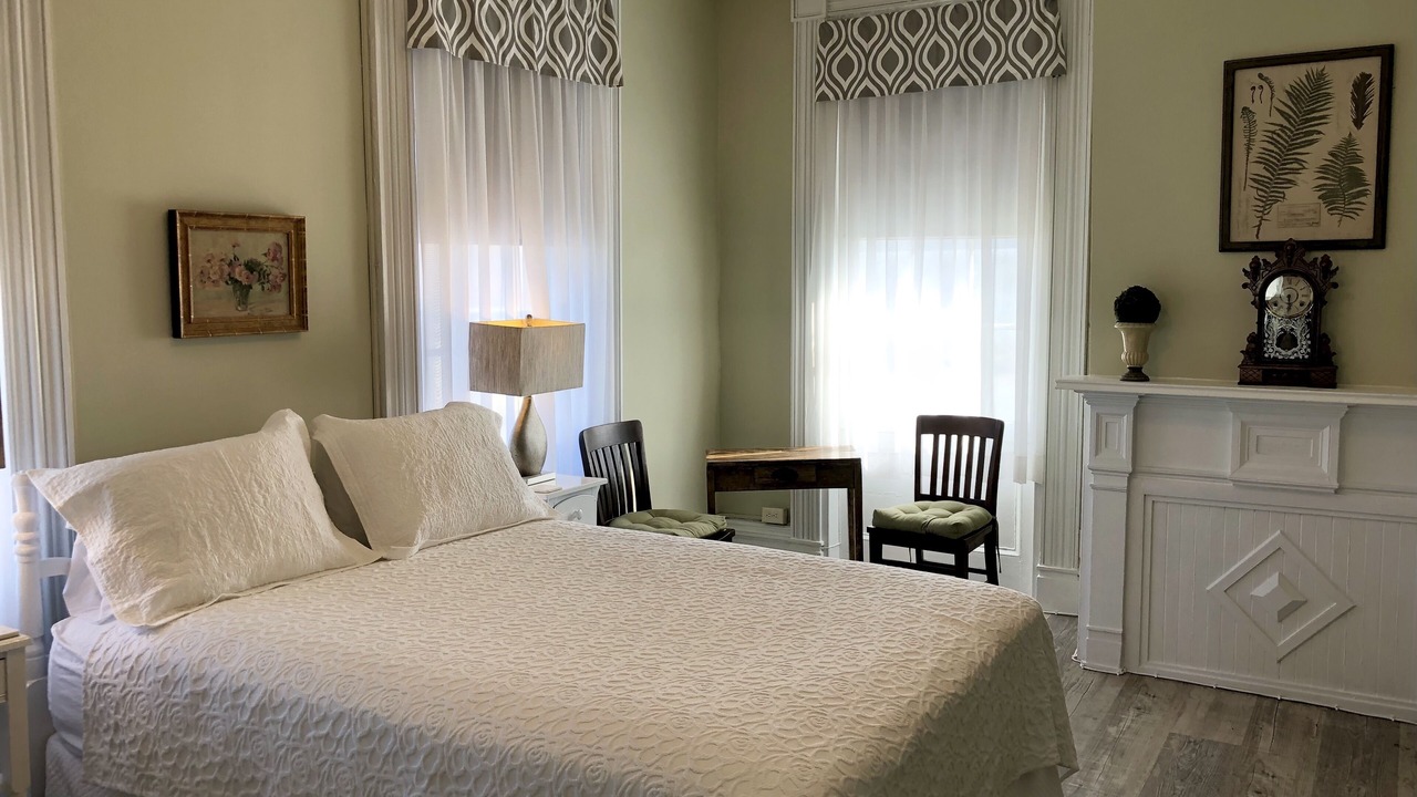 Photo of Bedroom in Lansing