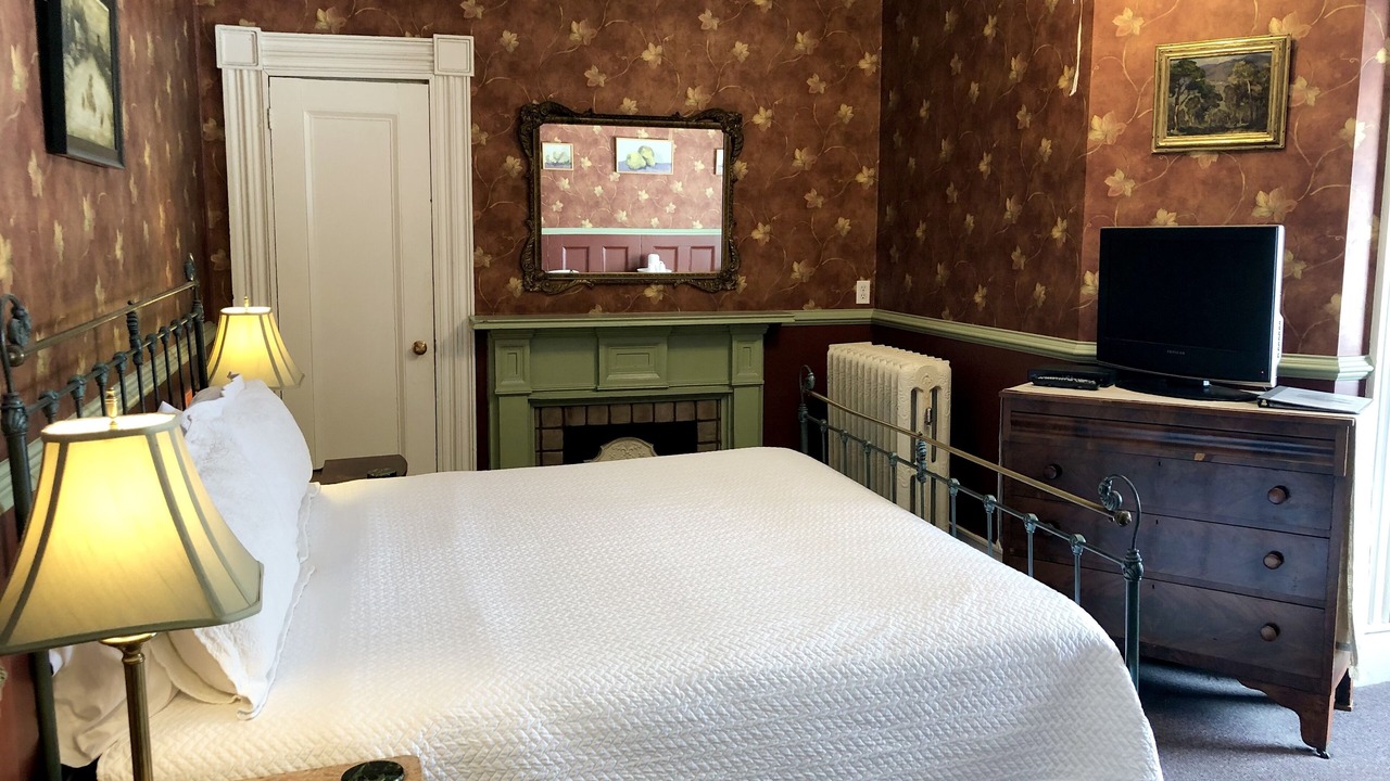 Photo of Bedroom in Lansing