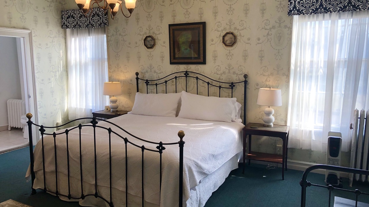 Photo of Bedroom in Lansing