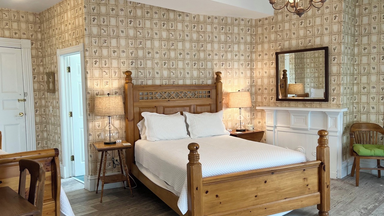 Photo of Bedroom in Lansing