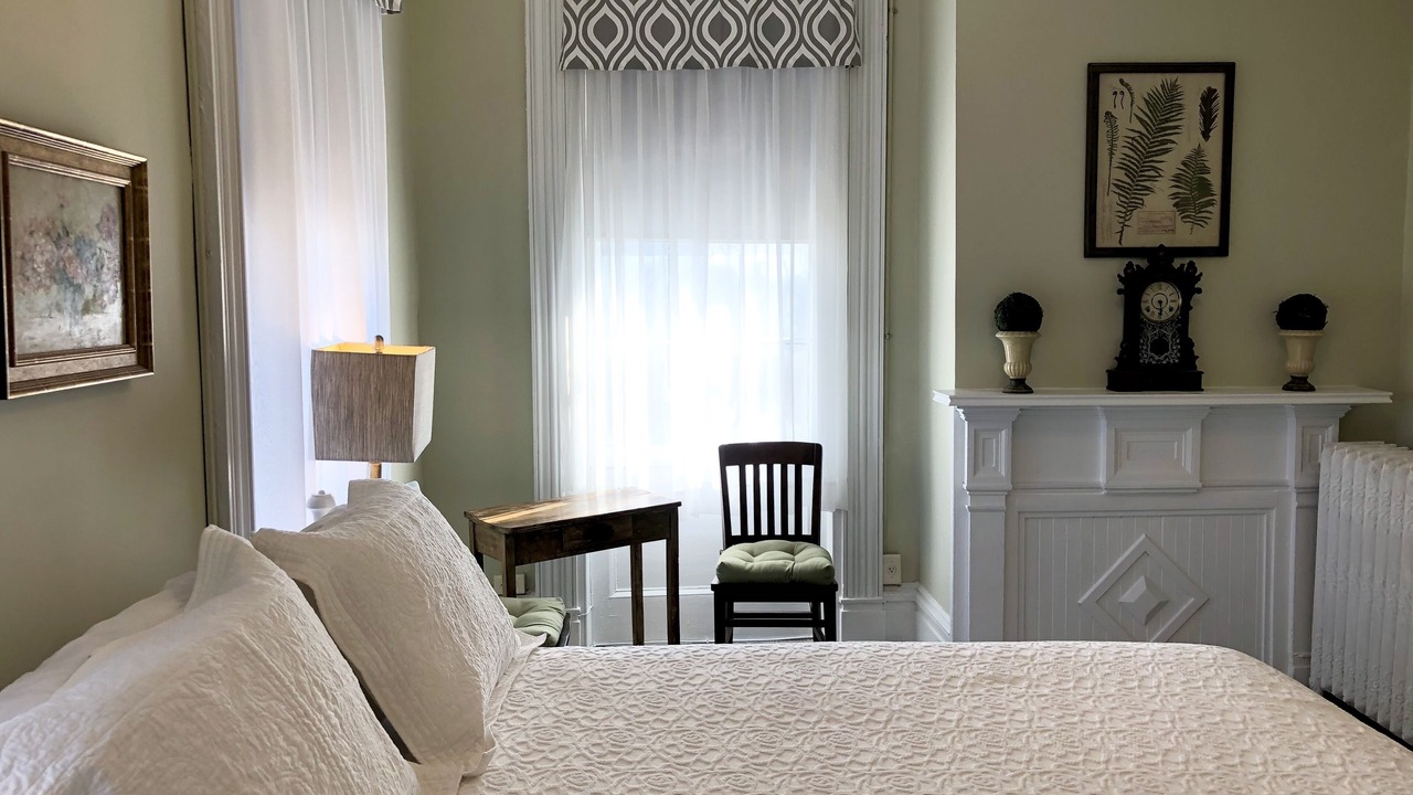 Photo of Bedroom in Lansing