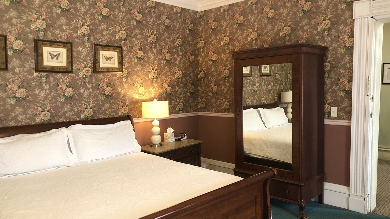 Photo of Bedroom in Lansing