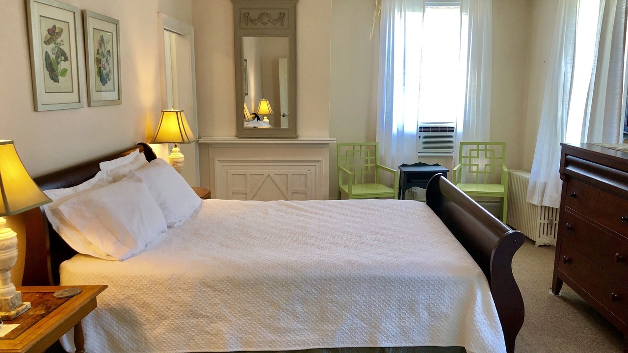 Photo of Bedroom in Lansing