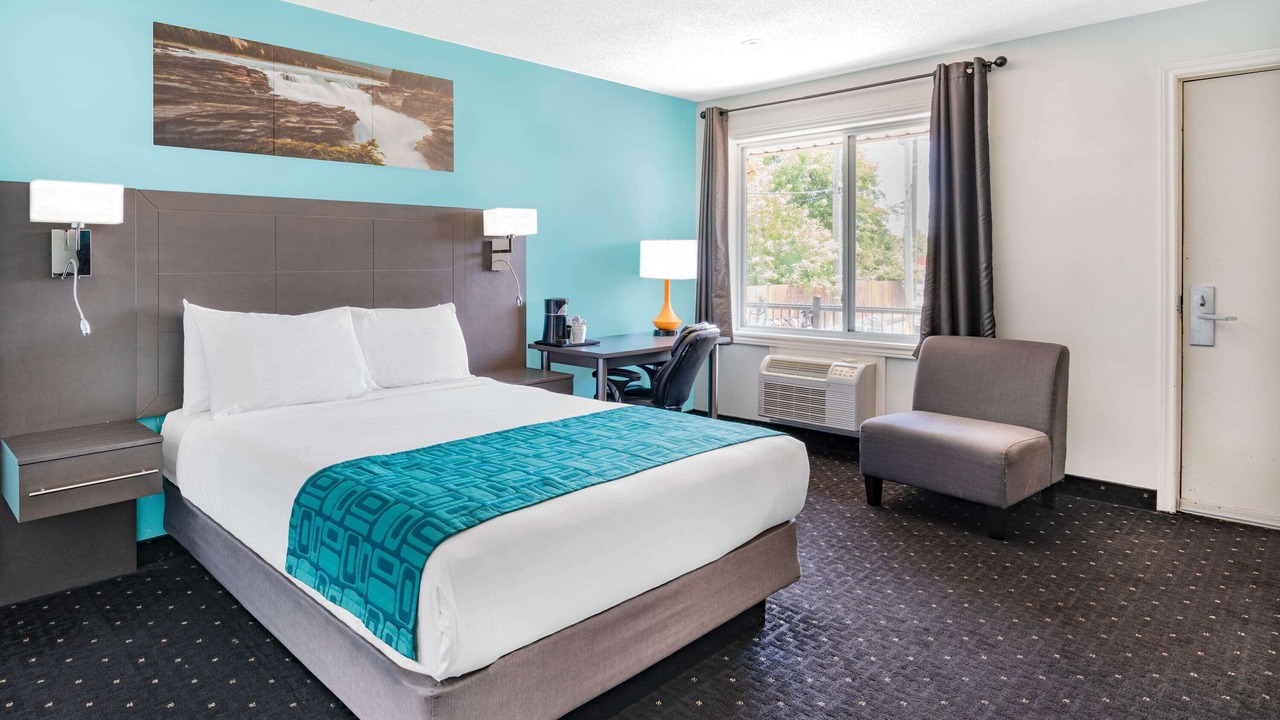 Photo of Bedroom in Gananoque