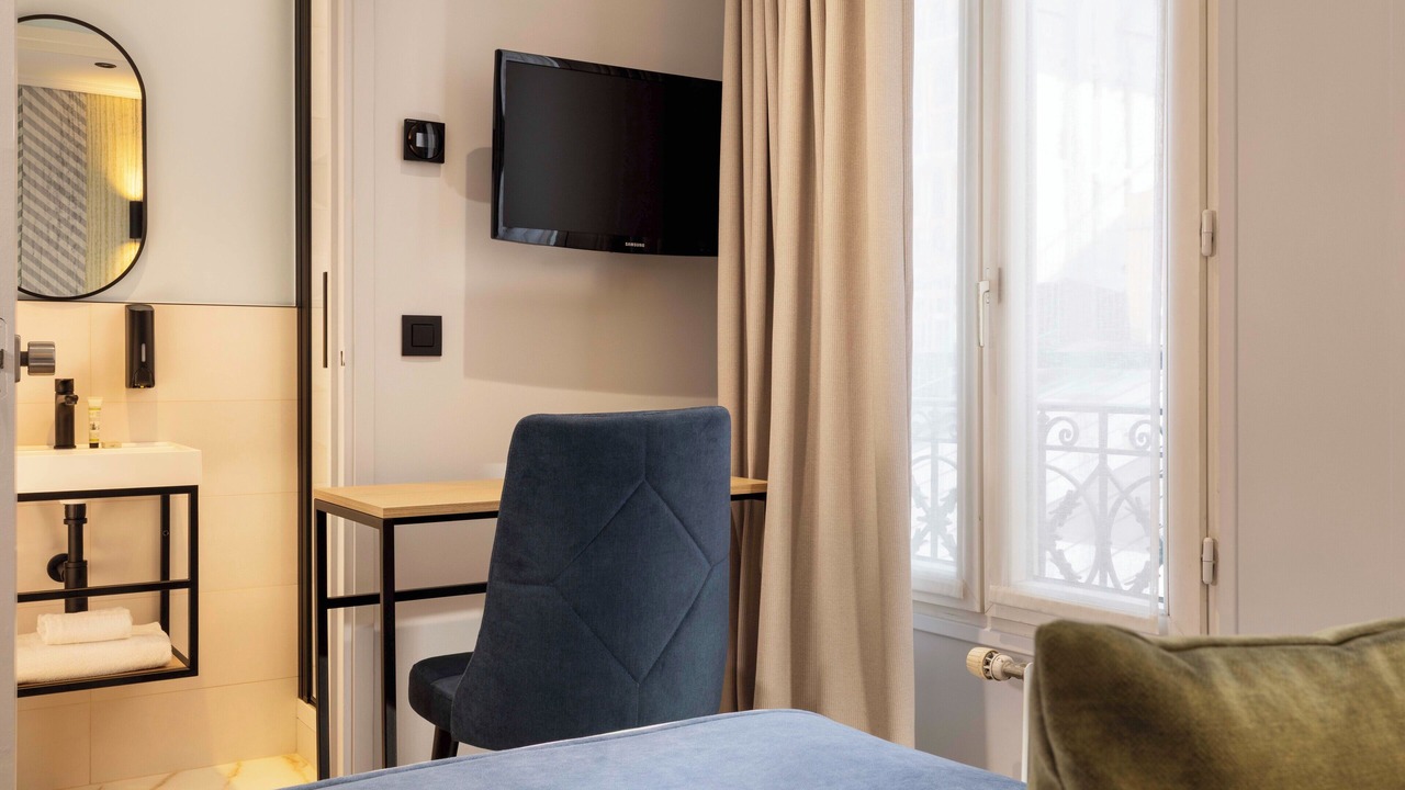 Photo of Bedroom in Levallois-Perret