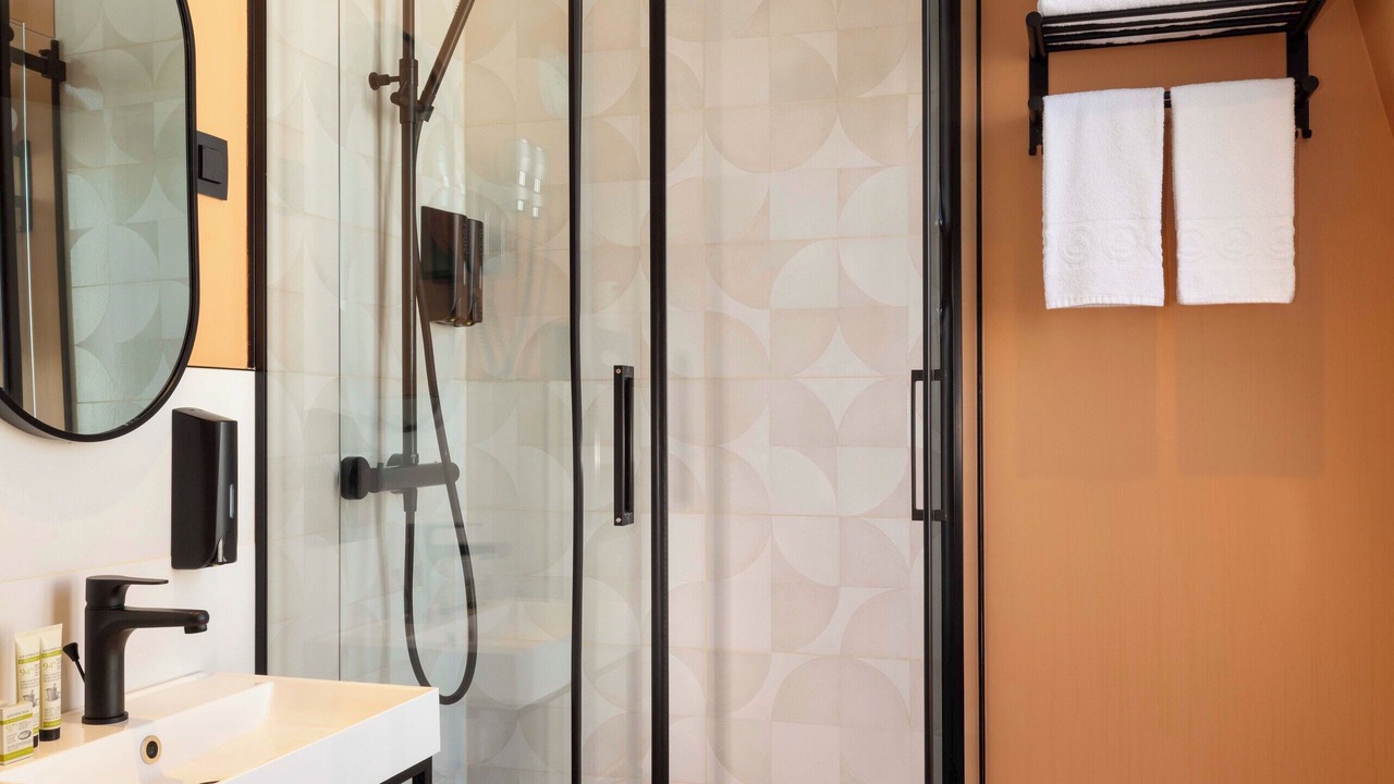 Photo of Bathroom in Levallois-Perret