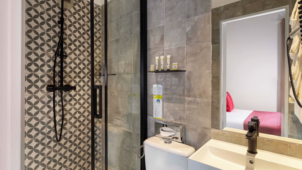 Photo of Bathroom in Levallois-Perret