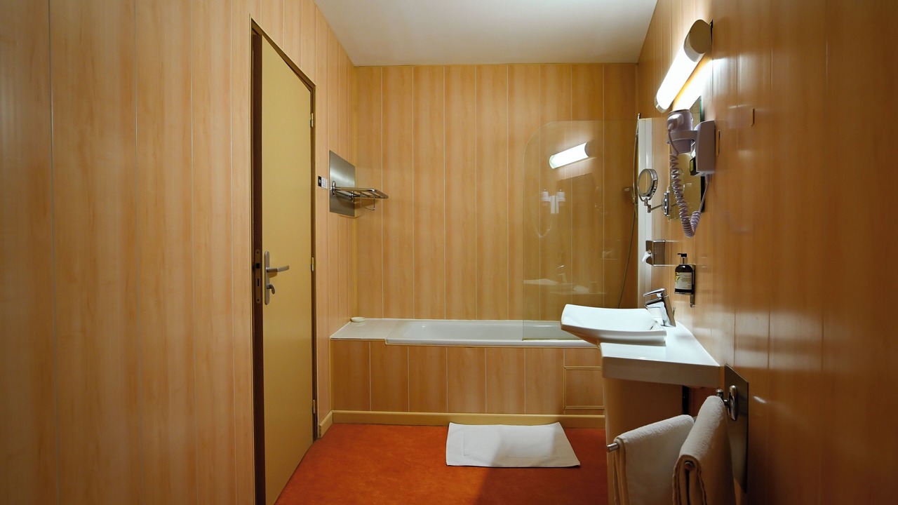 Photo of Bathroom in La Roque-d'Antheron