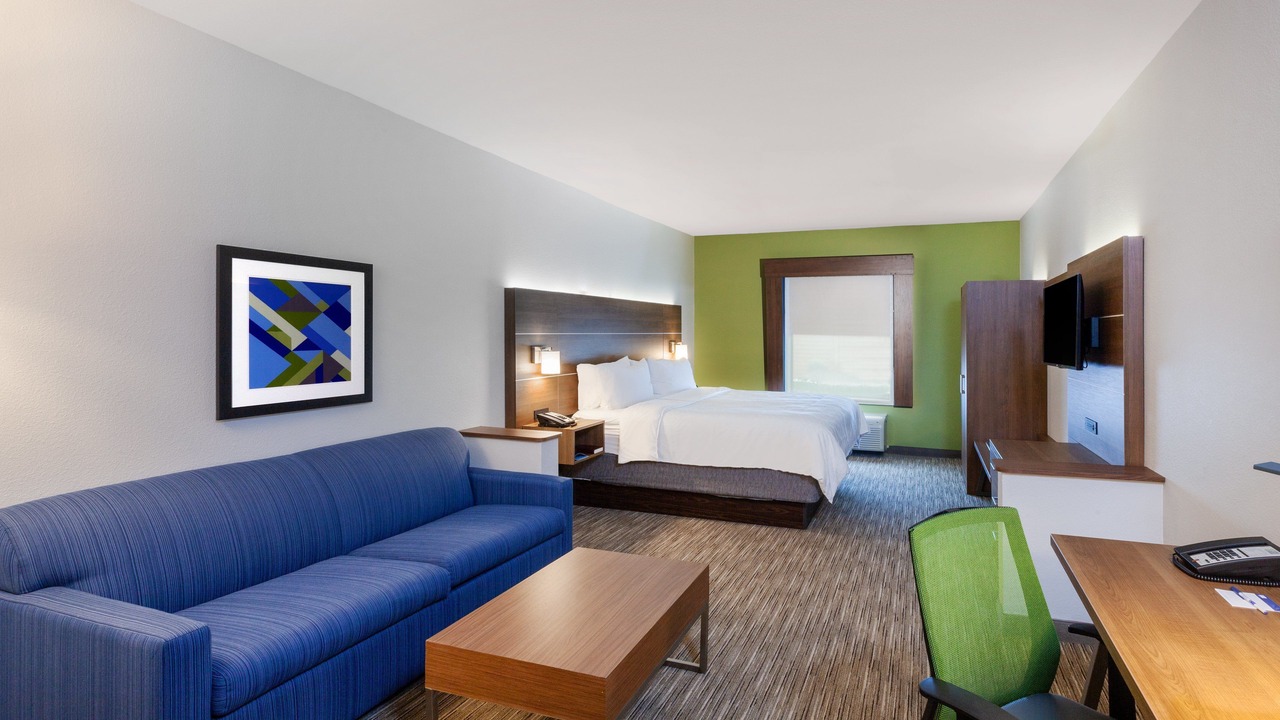 Photo of Bedroom in Lakeview  Jefferson County