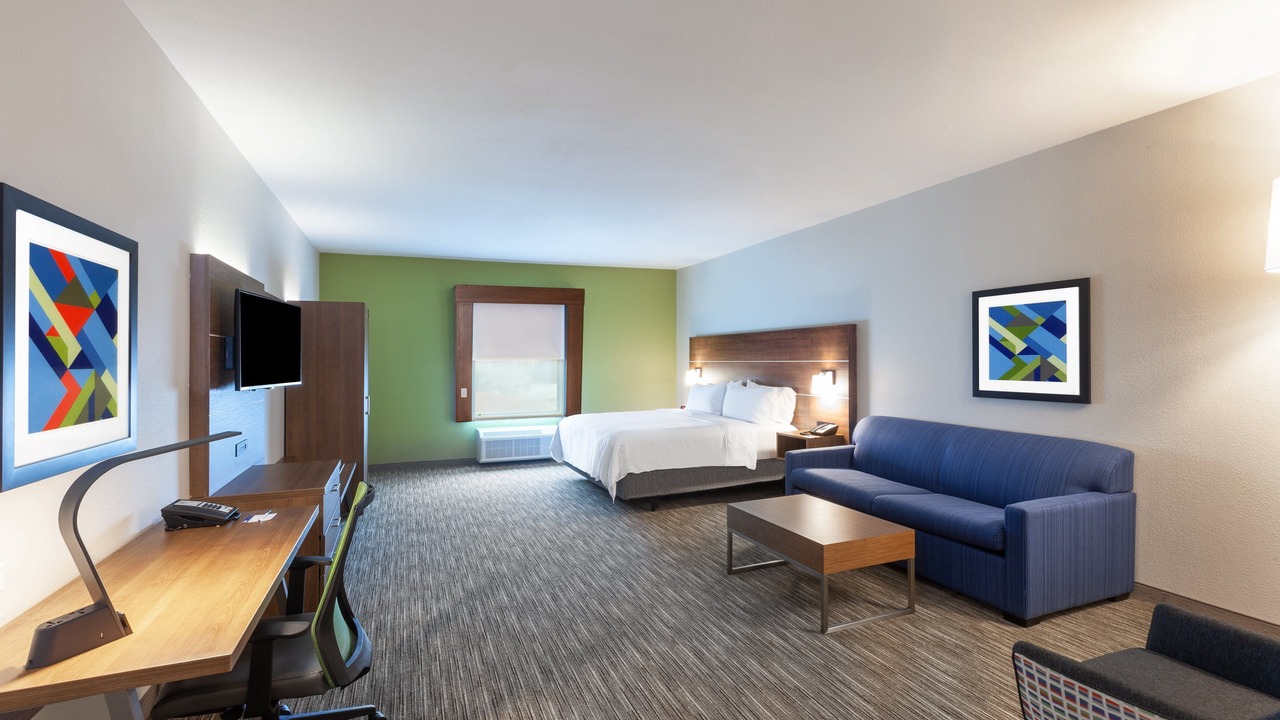 Photo of Bedroom in Lakeview  Jefferson County