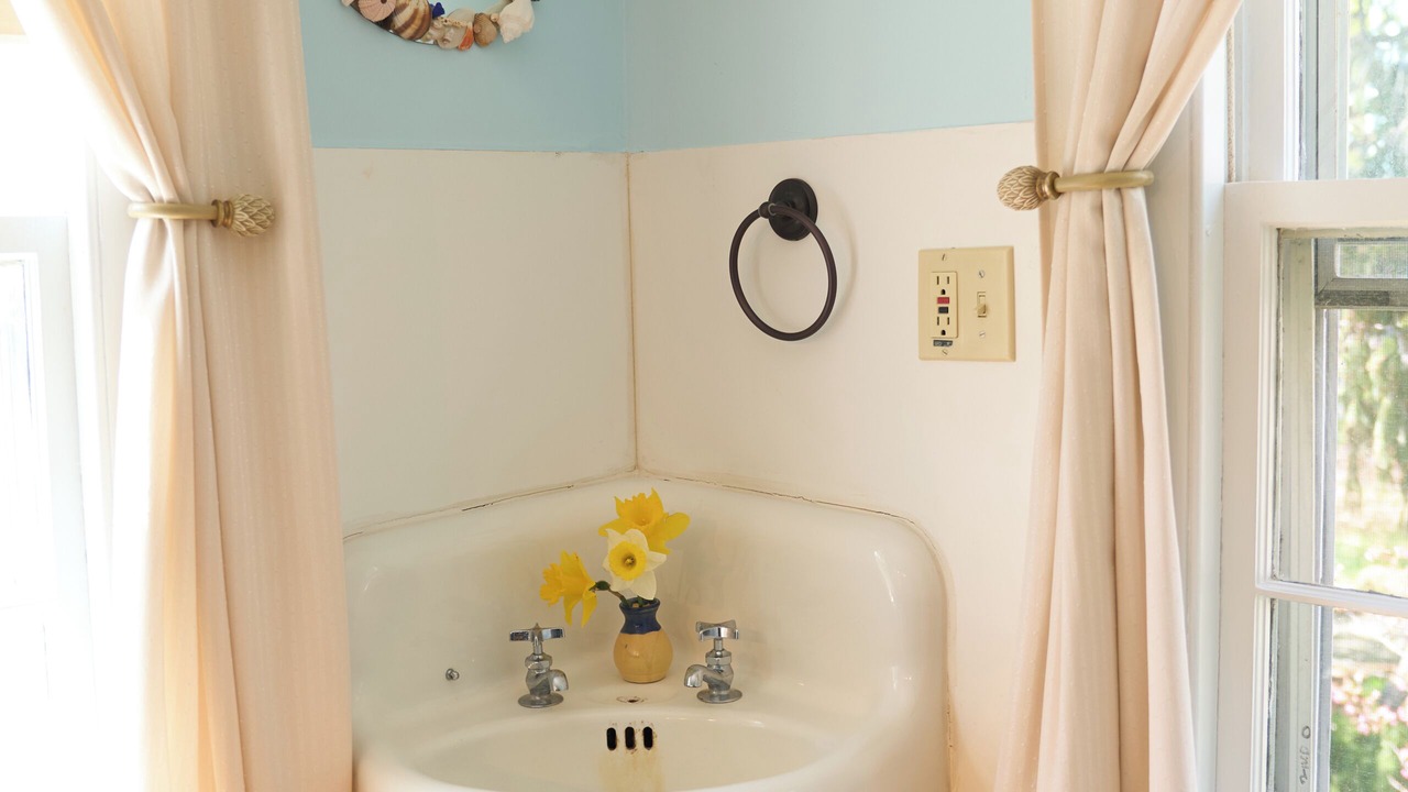Photo of Bathroom in Madison Center