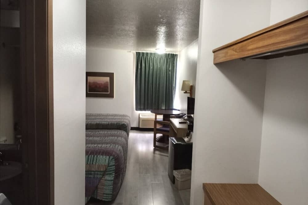 Photo of Bedroom in Green River