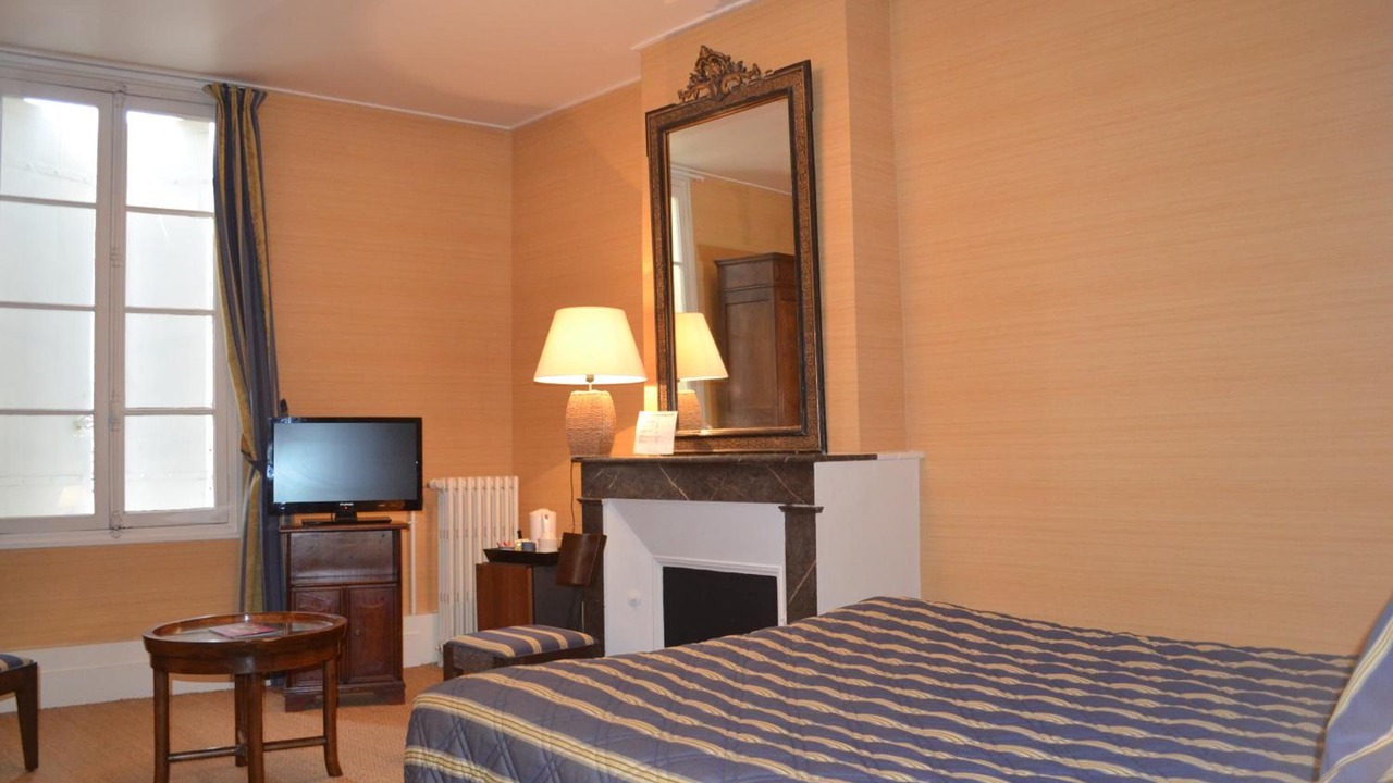 Photo of Bedroom in Libourne