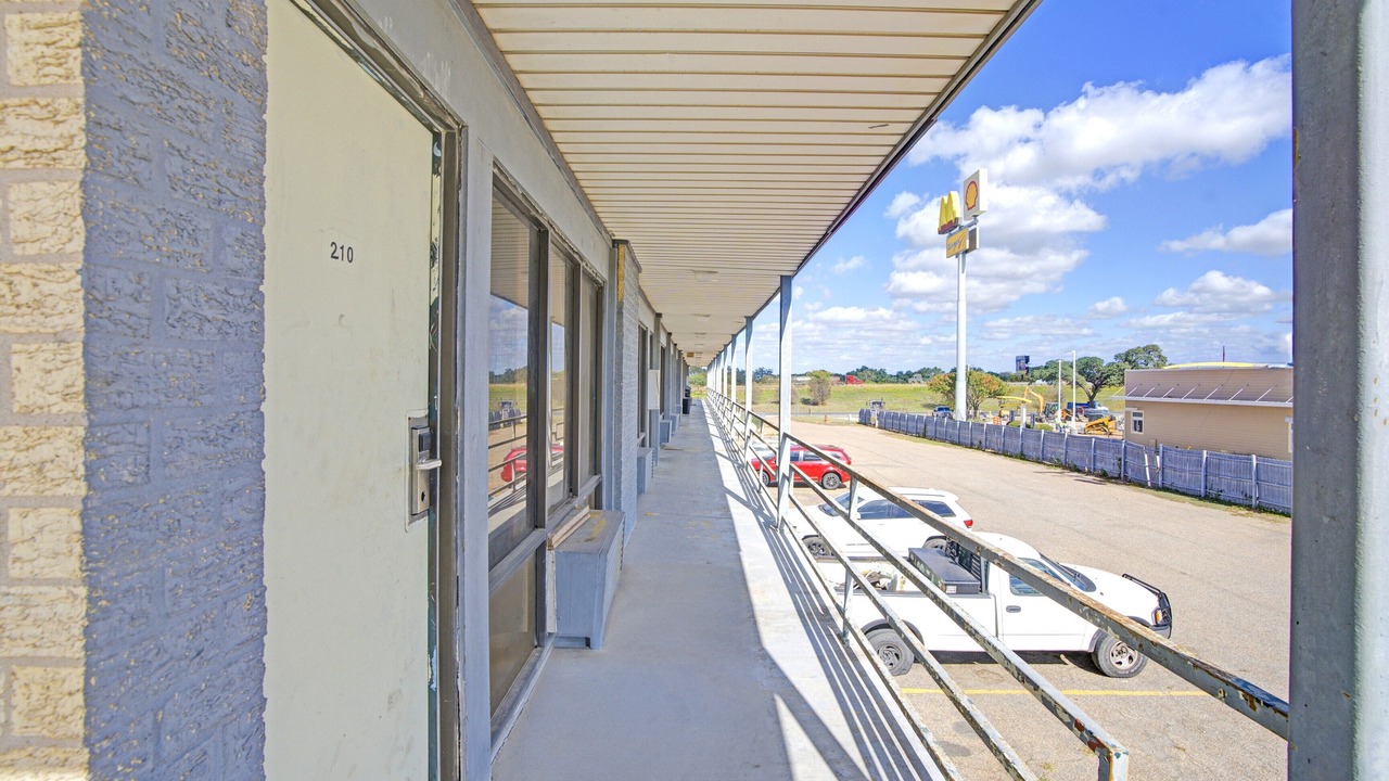 Photo of Outdoor in Flatonia