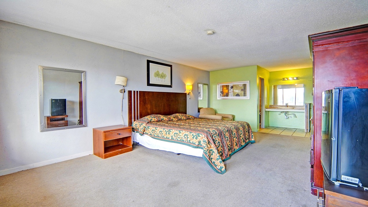 Photo of Bedroom in Flatonia