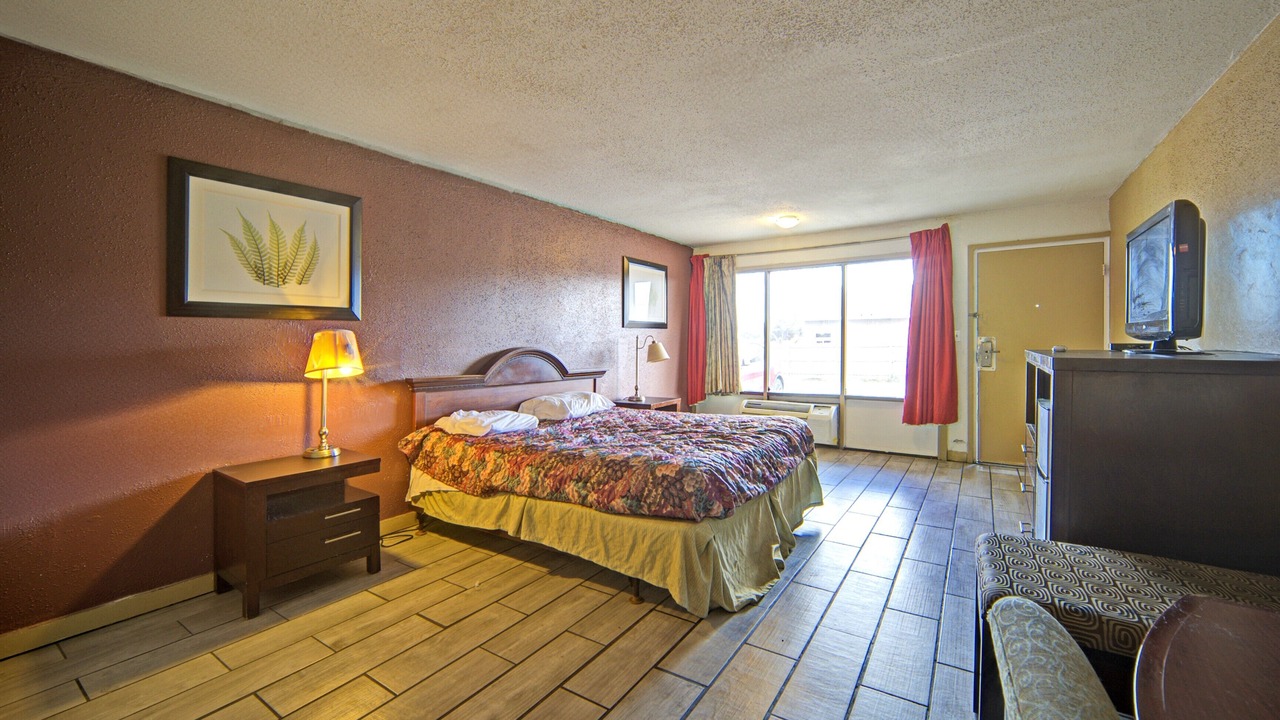 Photo of Bedroom in Flatonia