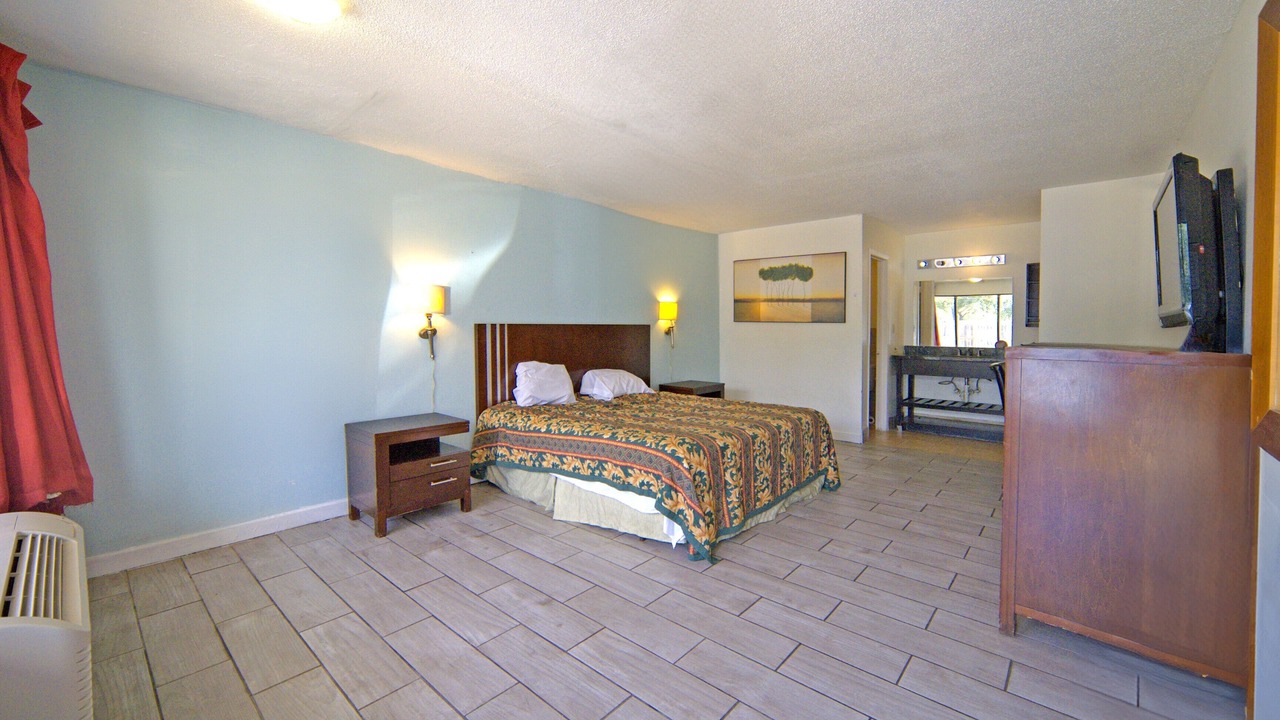 Photo of Bedroom in Flatonia