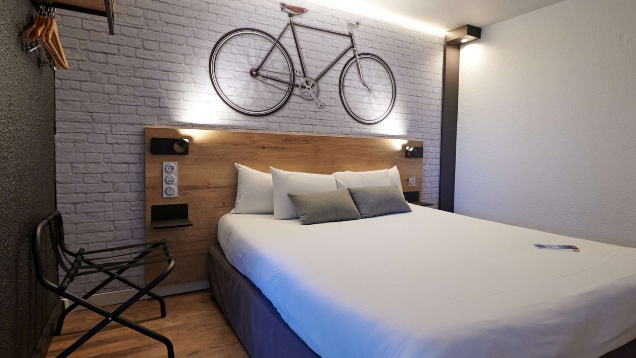 Photo of Bedroom in Laval