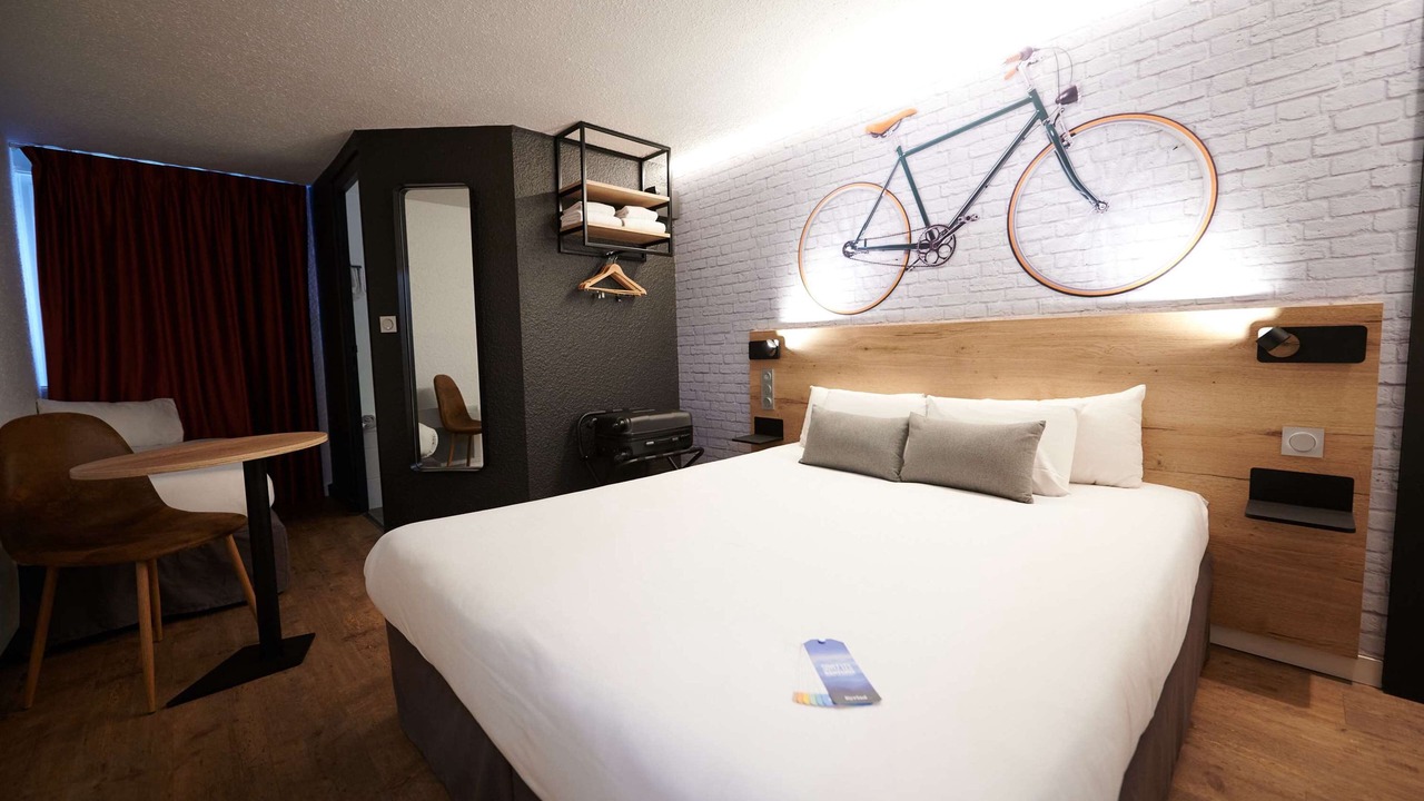 Photo of Bedroom in Laval