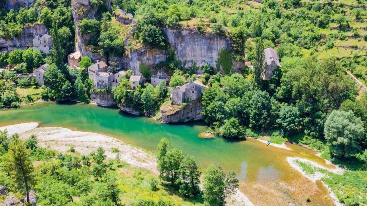 Photo of Others in Mende