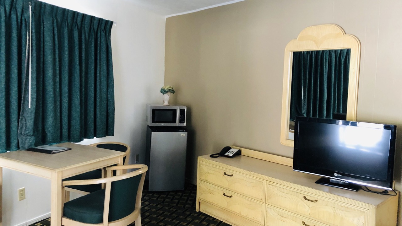 Photo of Bedroom in Garberville