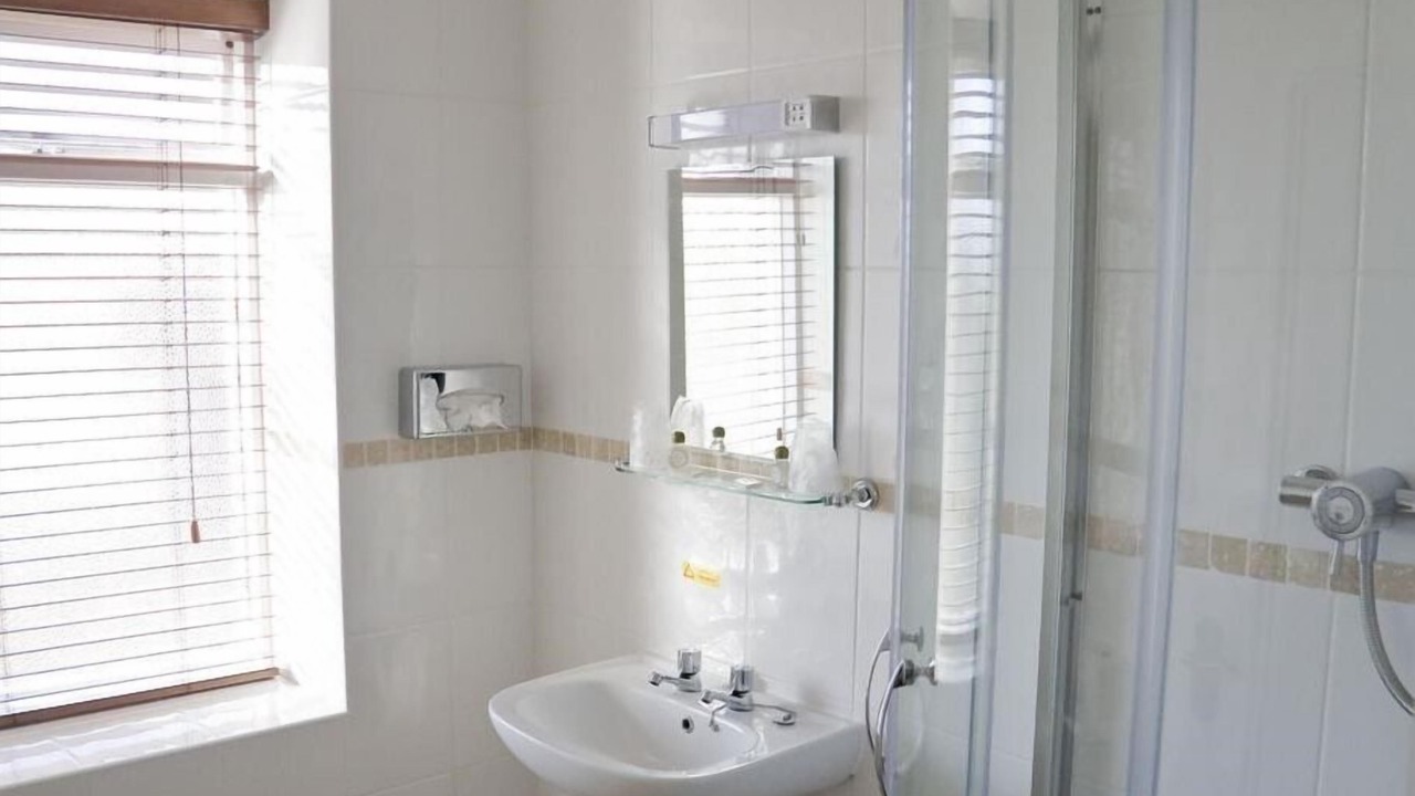 Photo of Bathroom in Galmpton