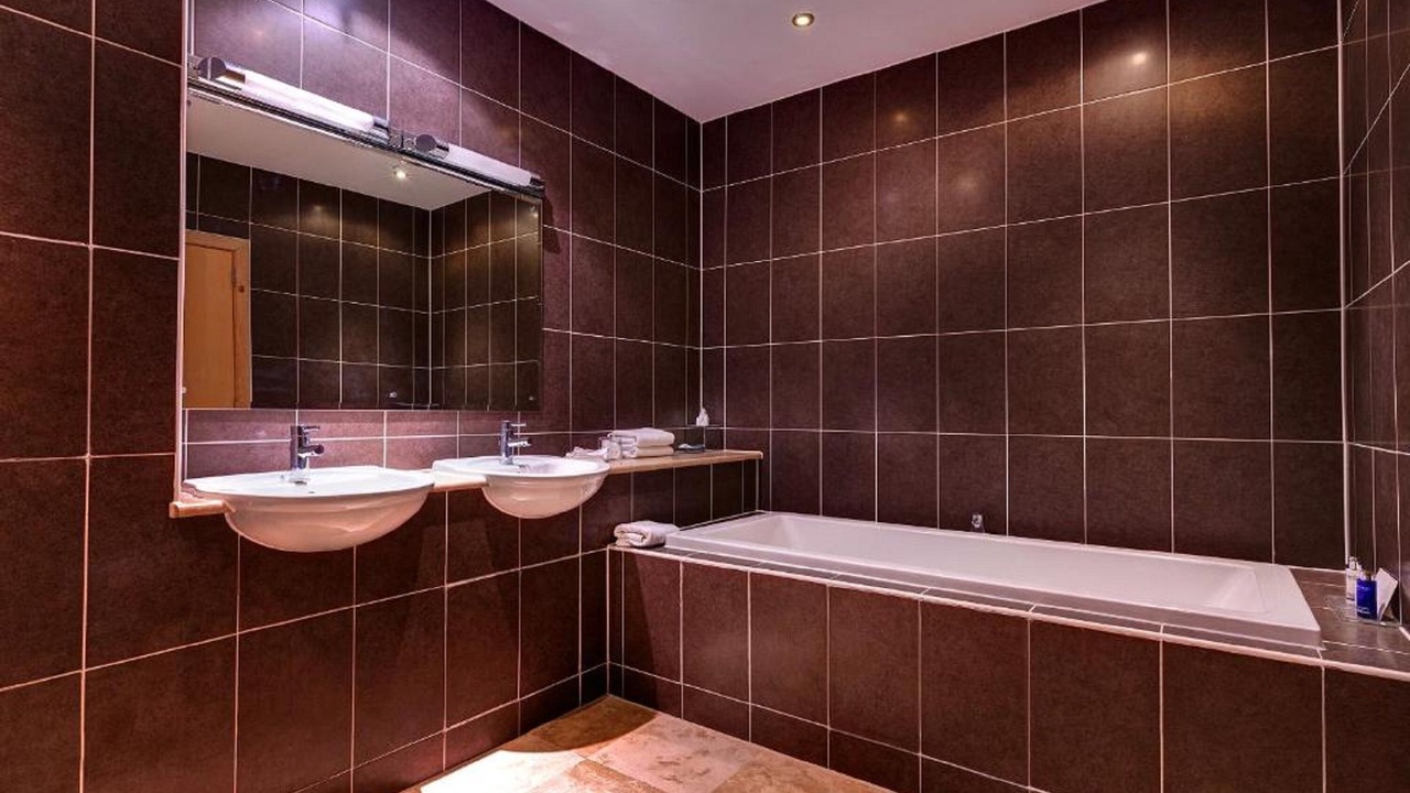 Photo of Bathroom in St Mellion