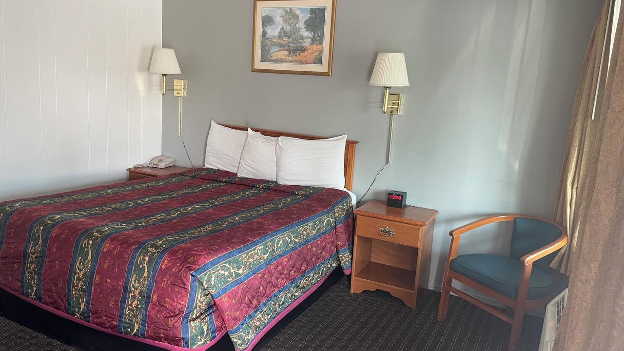 Photo of Bedroom in Willits