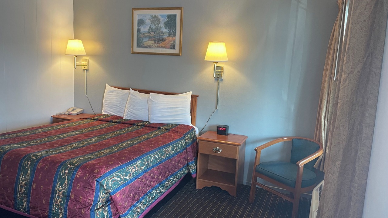 Photo of Bedroom in Willits