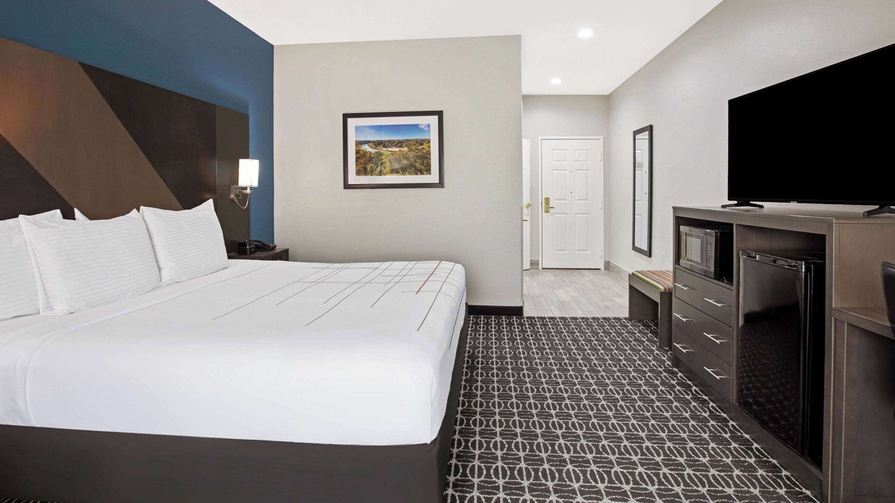 Photo of Bedroom in Sulphur Springs