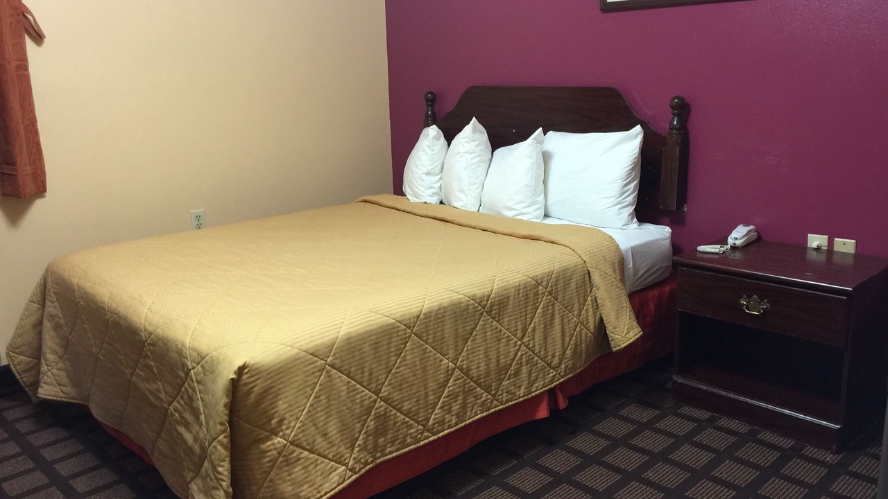 Photo of Bedroom in Pittsburg