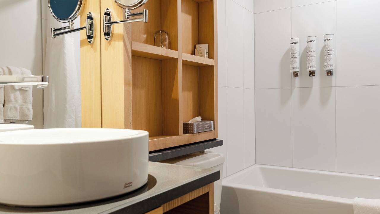 Photo of Bathroom in Mont-Albert