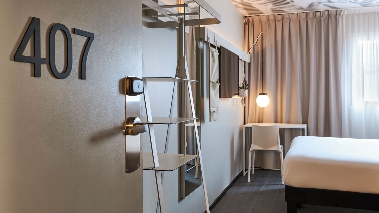 Photo of Bedroom in Clamart