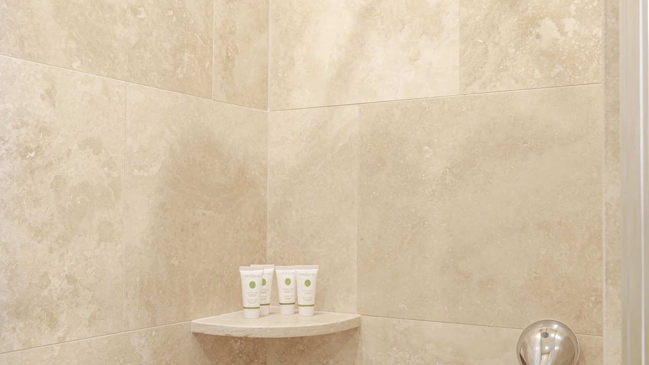 Photo of Bathroom in Vezelay