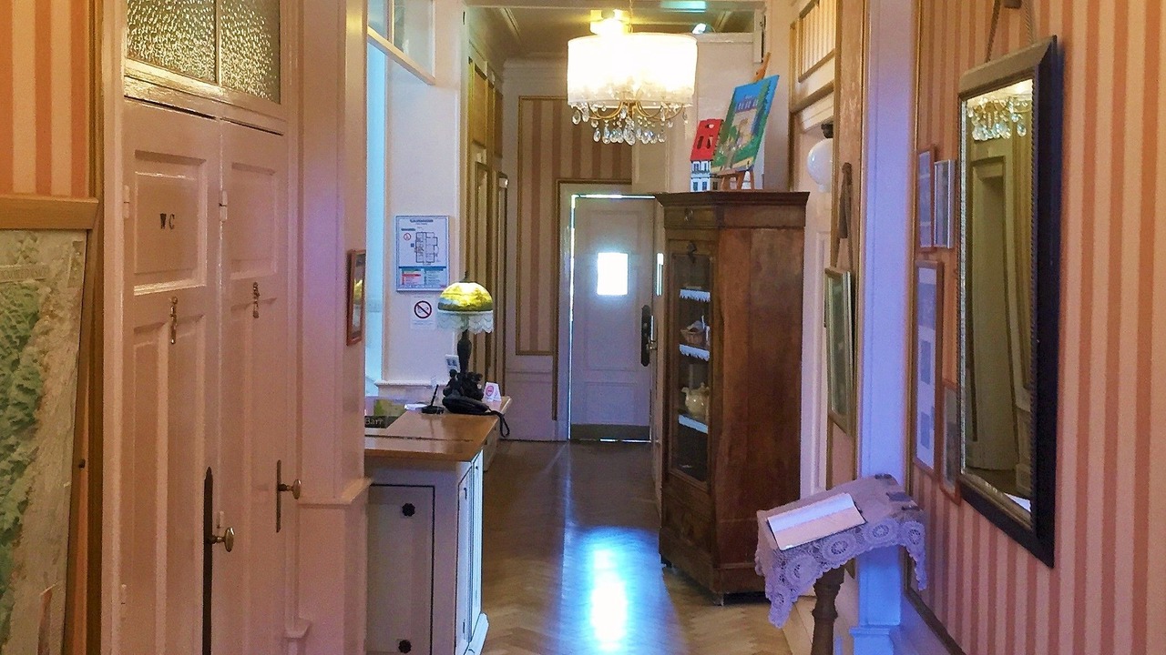 Photo of Others in Barr