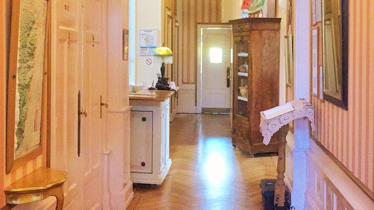 Photo of Others in Barr