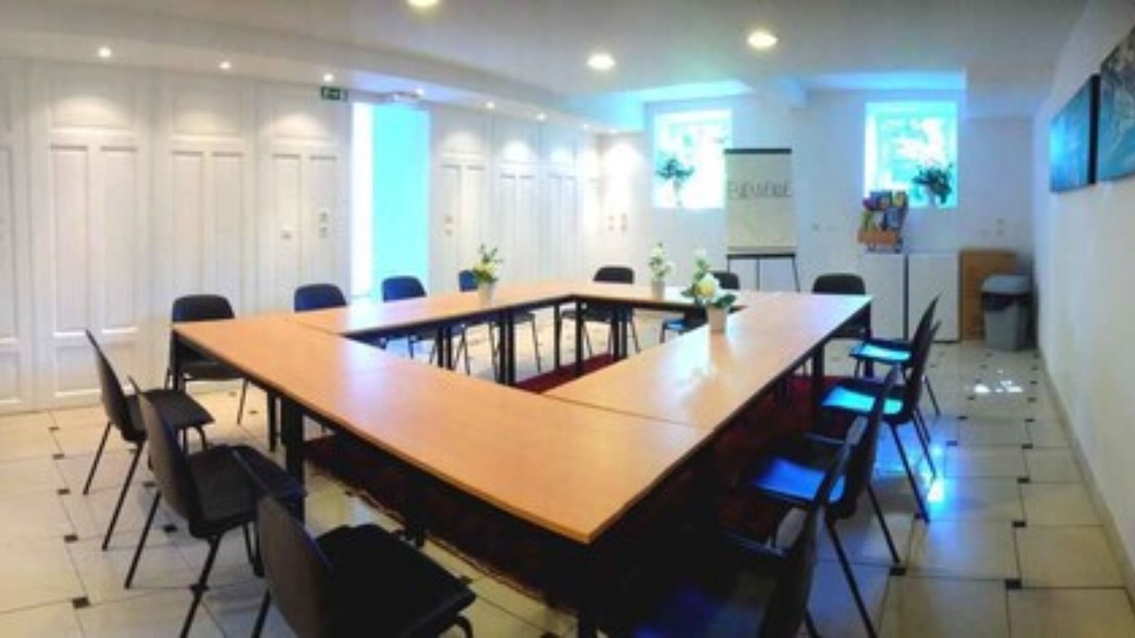 Photo of Others in Barr