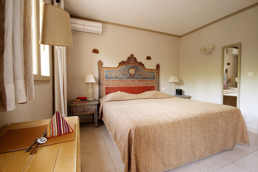 Photo of Bedroom in Lagnes