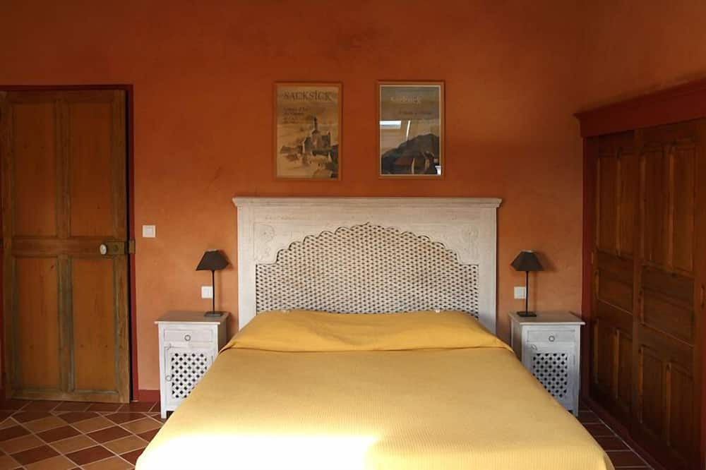 Photo of Bedroom in Lagnes