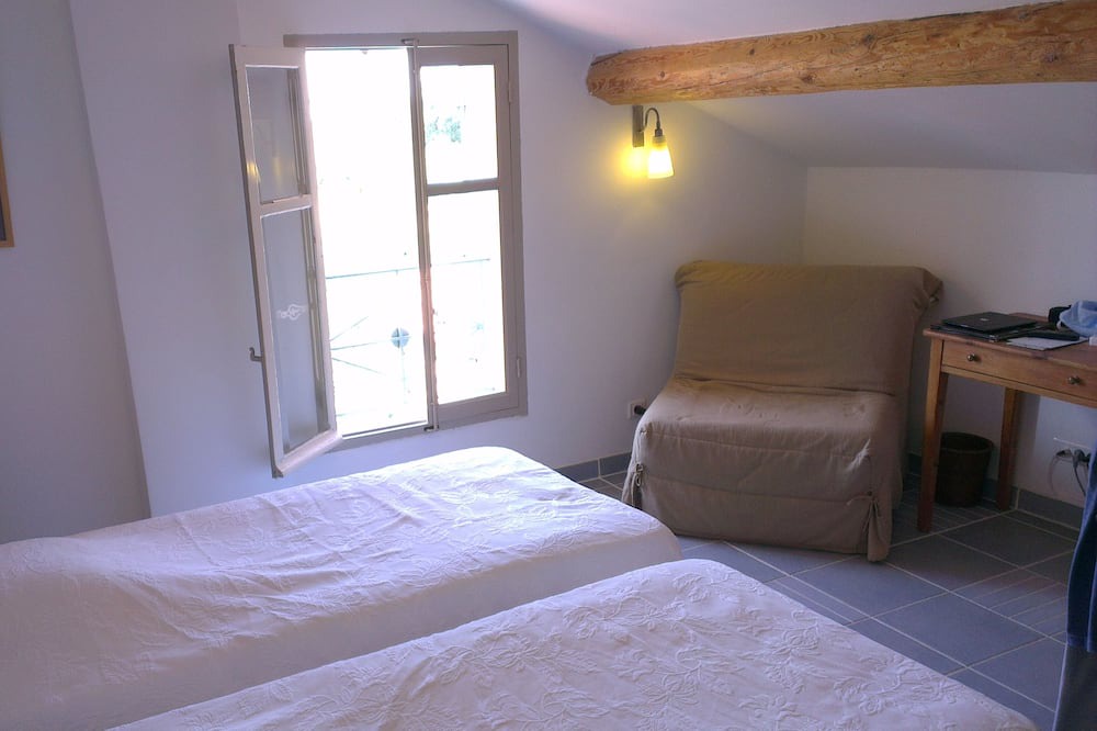 Photo of Bedroom in Lagnes