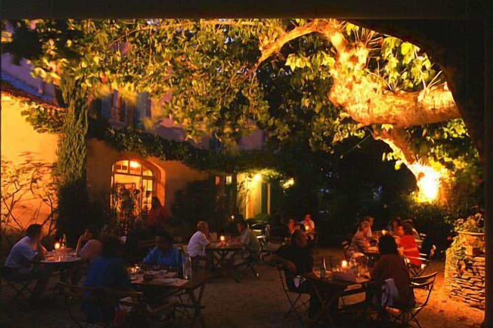 Photo of Outdoor in Lagnes