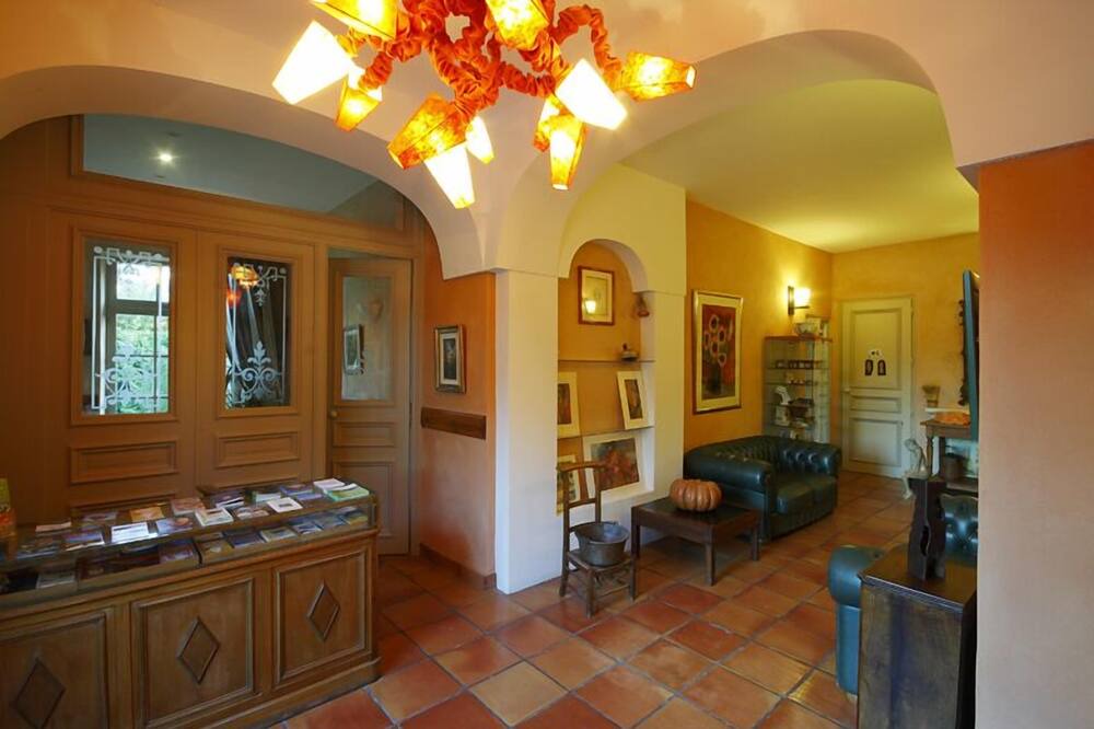 Photo of Others in Lagnes