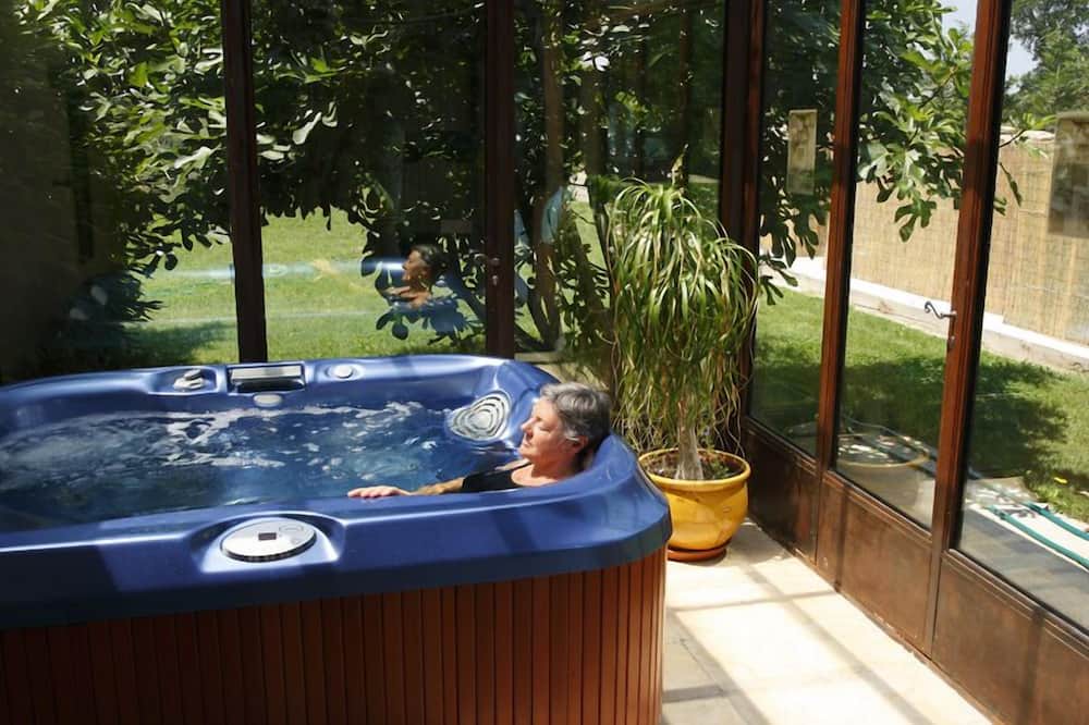 Photo of Others in Lagnes