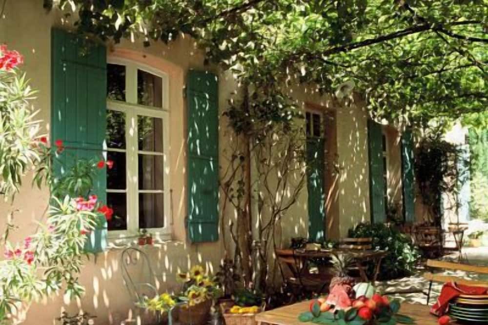 Photo of Others in Lagnes