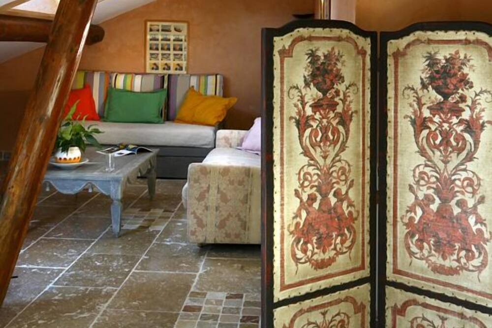 Photo of Others in Lagnes