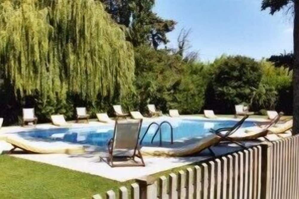 Photo of Outdoor in Lagnes